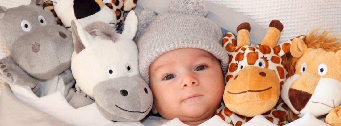 Decorar un cuarto infantil con peluches, ¿sí o no?