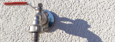 ¿Cómo instalar un grifo de jardín?