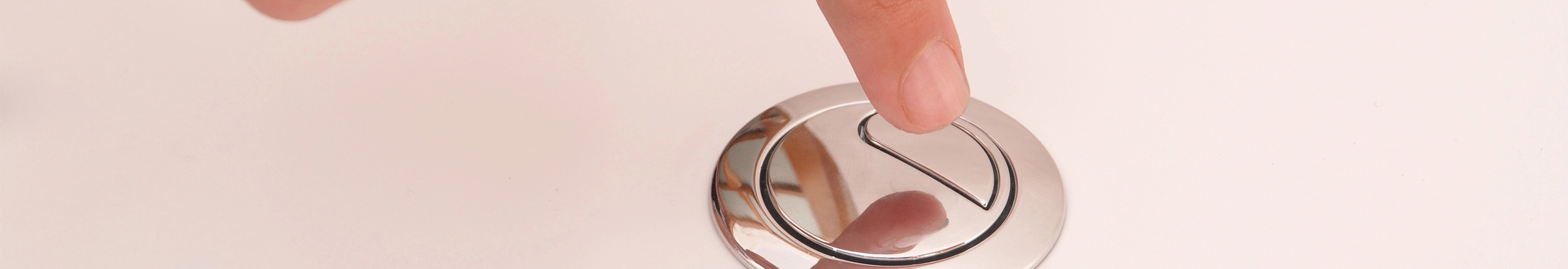 Instalar un sistema de doble descarga en la cisterna